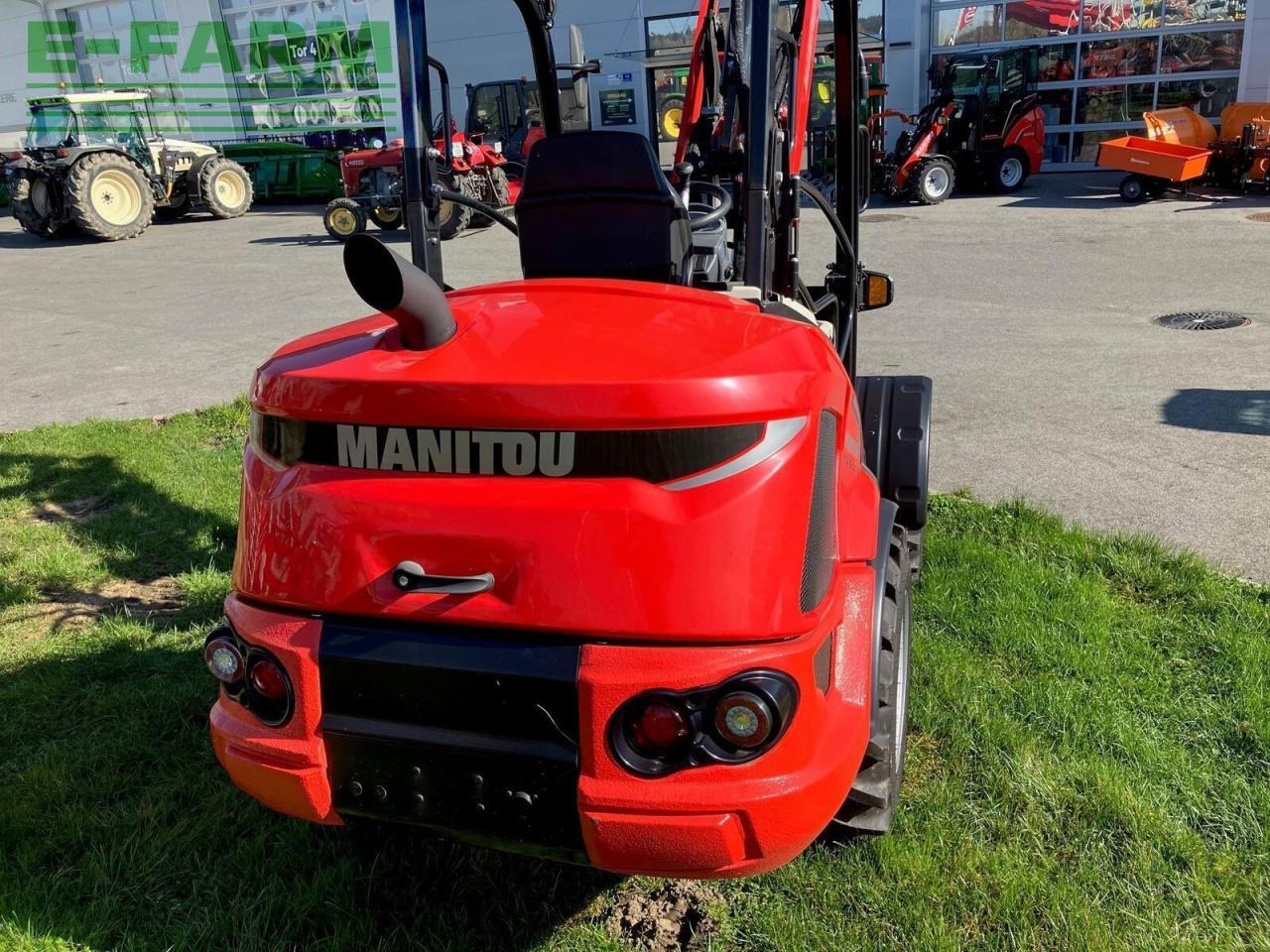 Manitou mla5-50 - Мини-экскаватор: фото 3 Manitou mla5-50 - Мини-экскаватор: фото 3