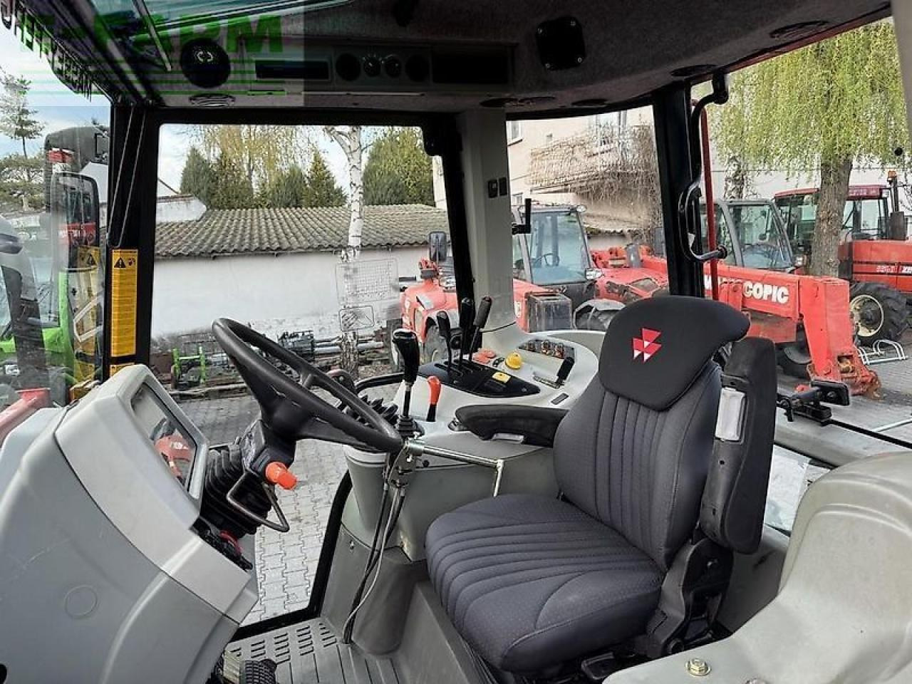 Трактор Massey Ferguson 5455 + faucheux prestige 120: фото 10 Трактор Massey Ferguson 5455 + faucheux prestige 120: фото 10