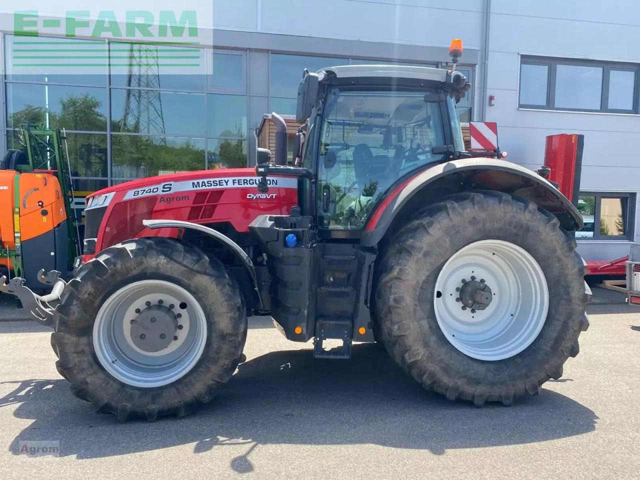 Massey Ferguson 8740 s dyna vt exclusive Exclusive - Трактор: фото 2 Massey Ferguson 8740 s dyna vt exclusive Exclusive - Трактор: фото 2