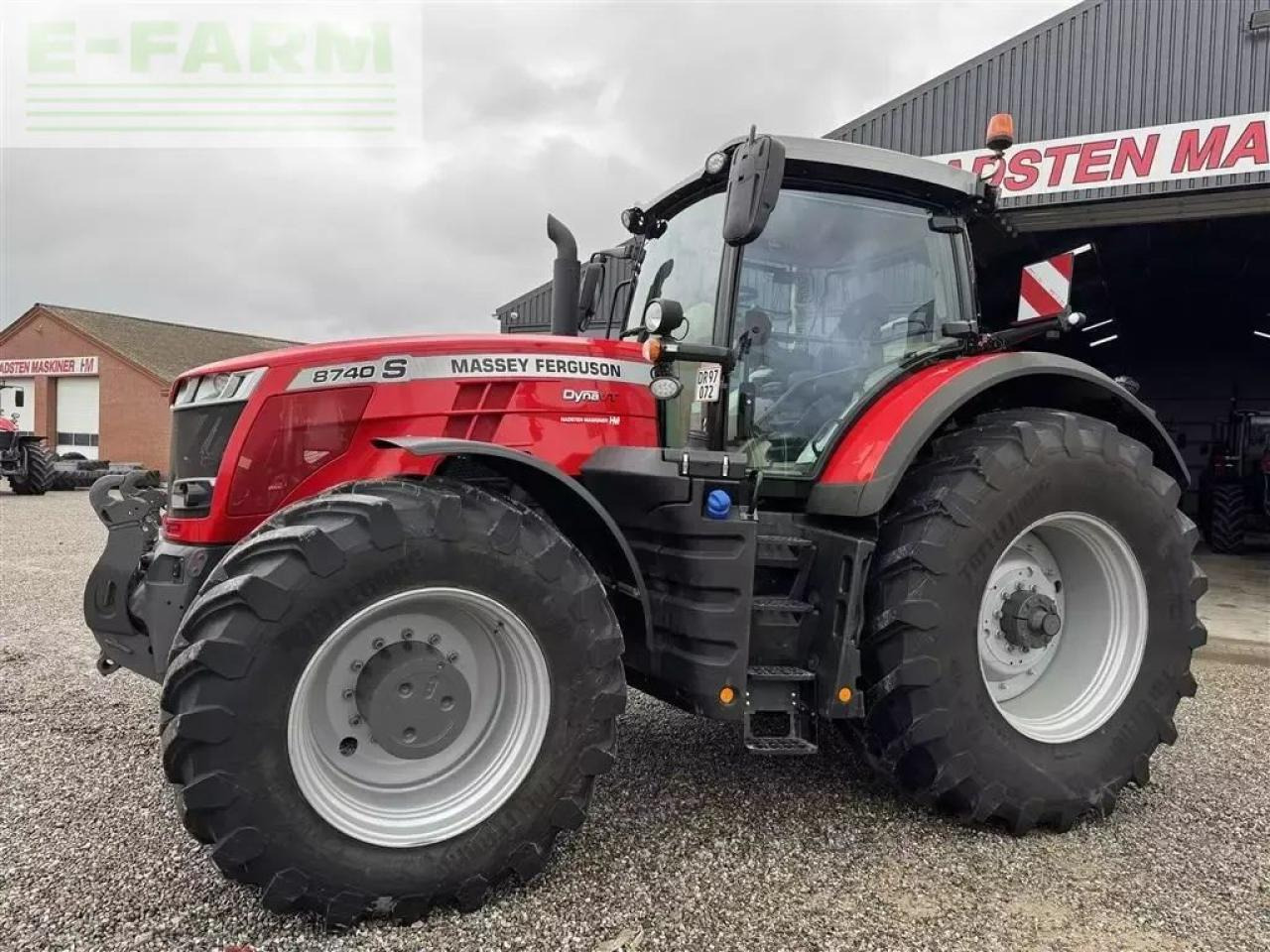 Massey Ferguson 8740s dyna vt exclusive Exclusive - Трактор: фото 2 Massey Ferguson 8740s dyna vt exclusive Exclusive - Трактор: фото 2