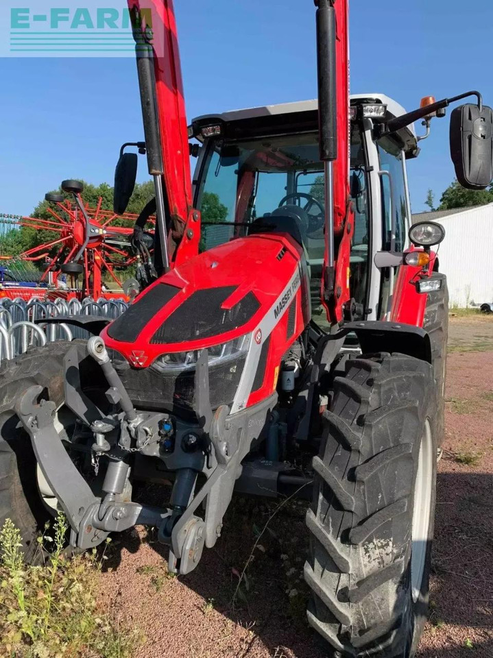 Massey Ferguson tracteur agricole 5s 115 massey ferguson - Трактор: фото 1 Massey Ferguson tracteur agricole 5s 115 massey ferguson - Трактор: фото 1