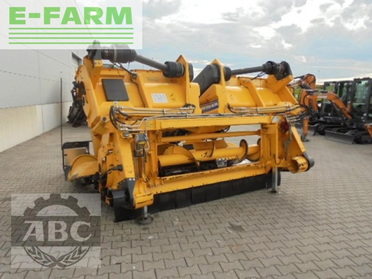 Жатка кукурузная New Holland 980 cf 8r 75: фото 9 Жатка кукурузная New Holland 980 cf 8r 75: фото 9