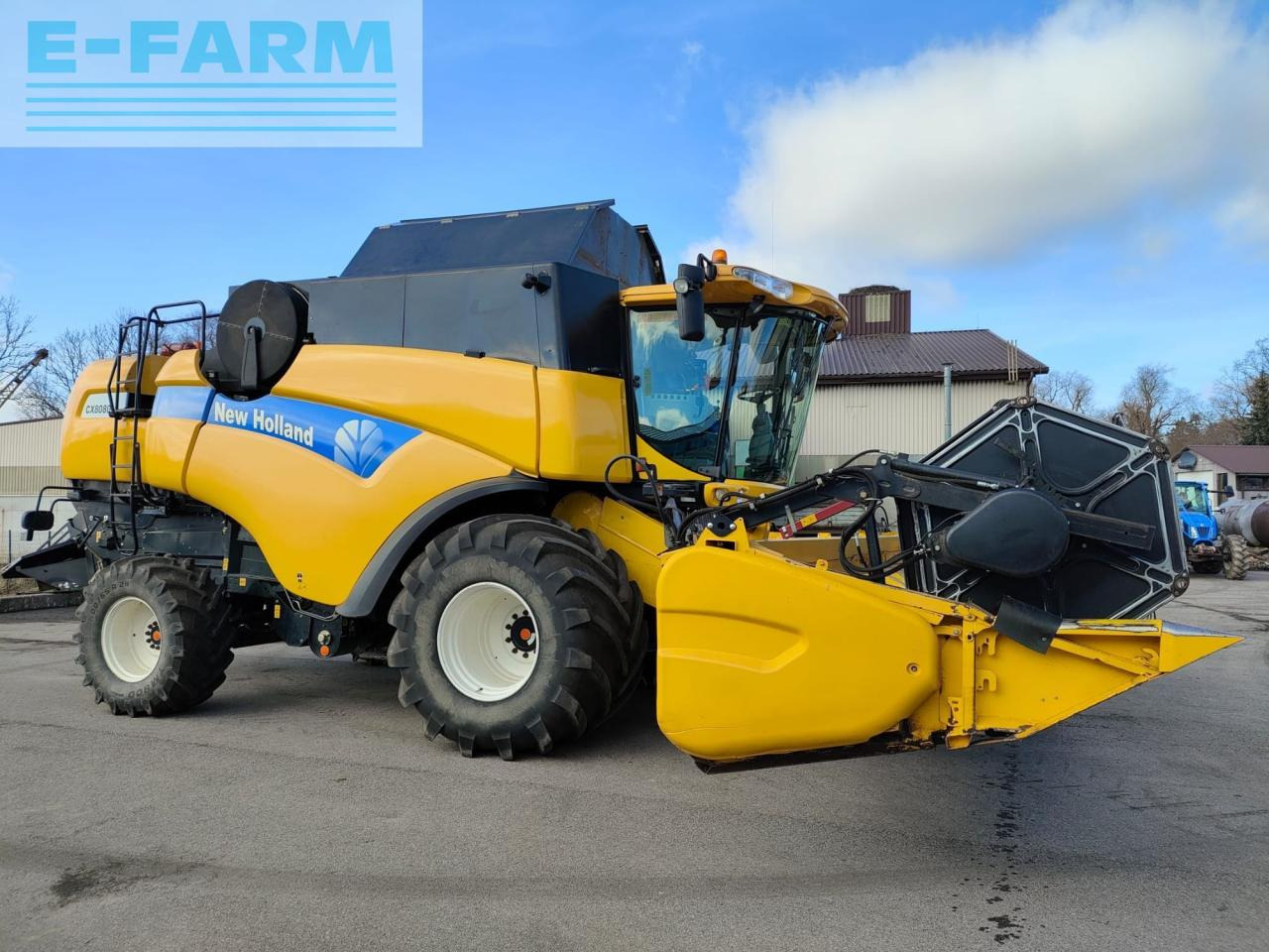 New Holland CX8080 - Зерноуборочный комбайн: фото 1 New Holland CX8080 - Зерноуборочный комбайн: фото 1