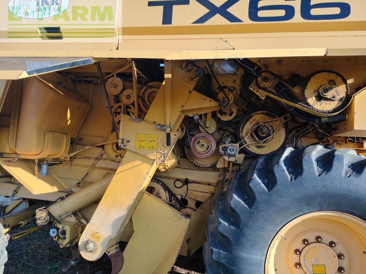 New Holland TX 66 - Зерноуборочный комбайн: фото 3 New Holland TX 66 - Зерноуборочный комбайн: фото 3