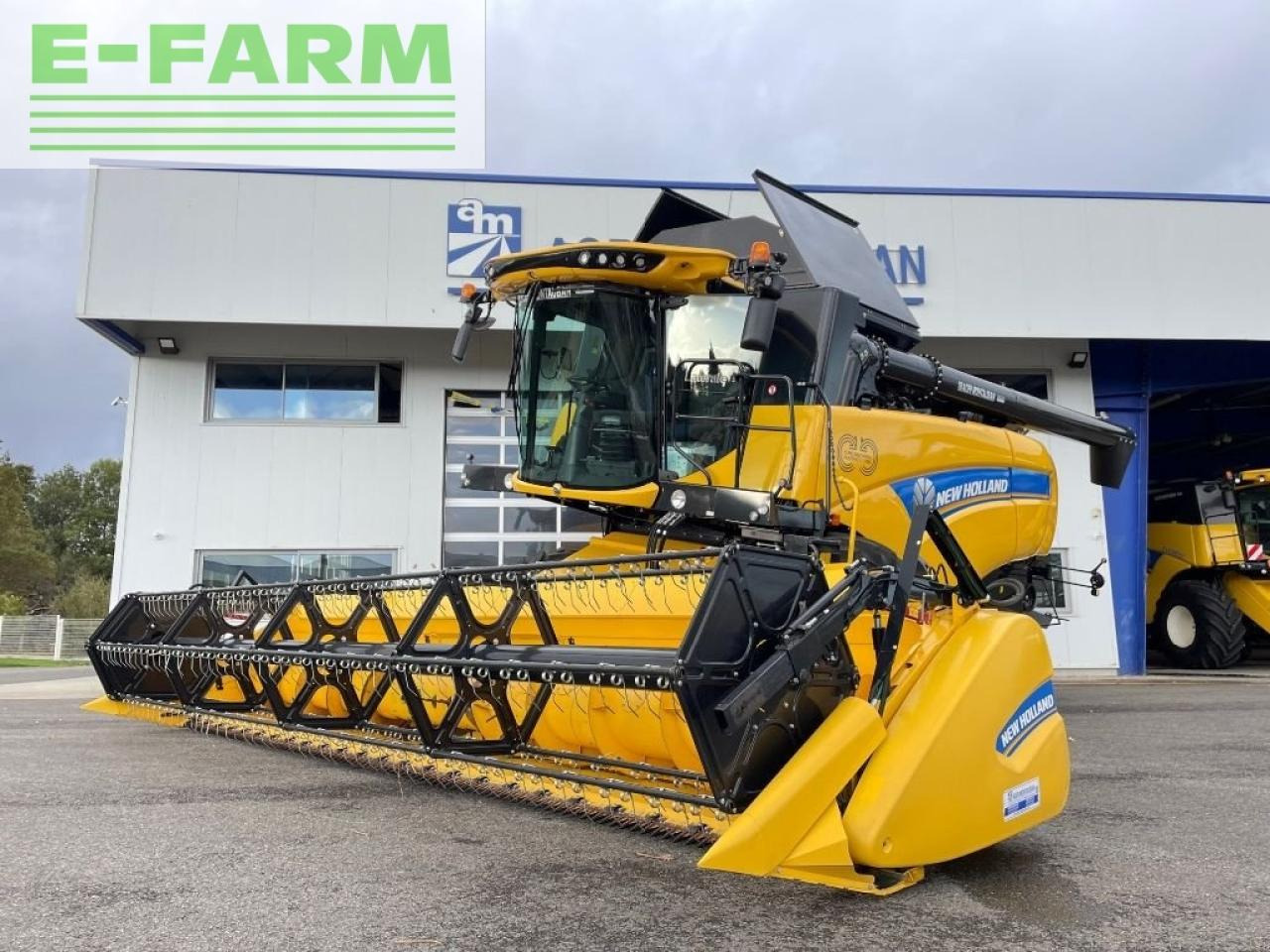New Holland ch 7.70 laterale - Зерноуборочный комбайн: фото 1 New Holland ch 7.70 laterale - Зерноуборочный комбайн: фото 1