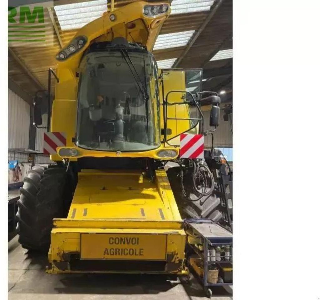 New Holland csx7080 - Зерноуборочный комбайн: фото 1 New Holland csx7080 - Зерноуборочный комбайн: фото 1