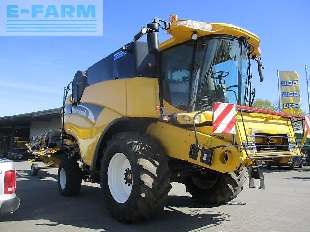 New Holland cx740 / cx 740 - Зерноуборочный комбайн: фото 4 New Holland cx740 / cx 740 - Зерноуборочный комбайн: фото 4