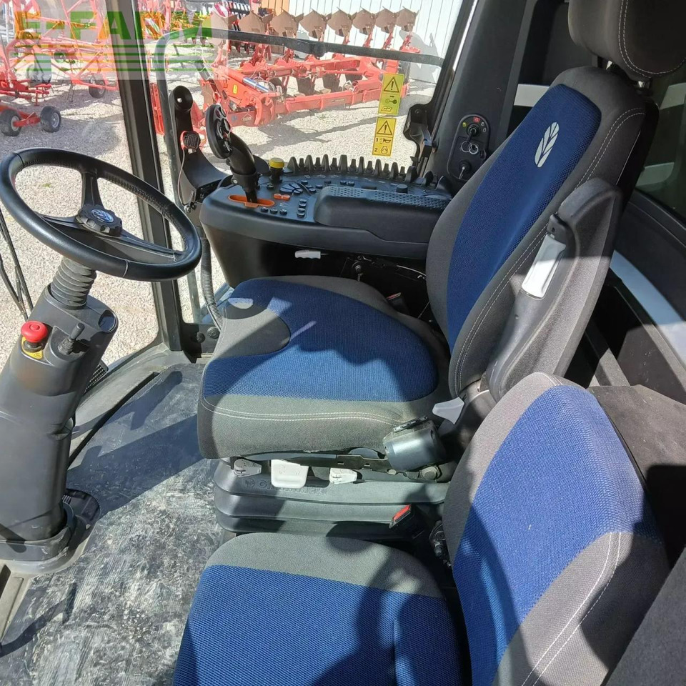 New Holland cx8.70 - Зерноуборочный комбайн: фото 5 New Holland cx8.70 - Зерноуборочный комбайн: фото 5