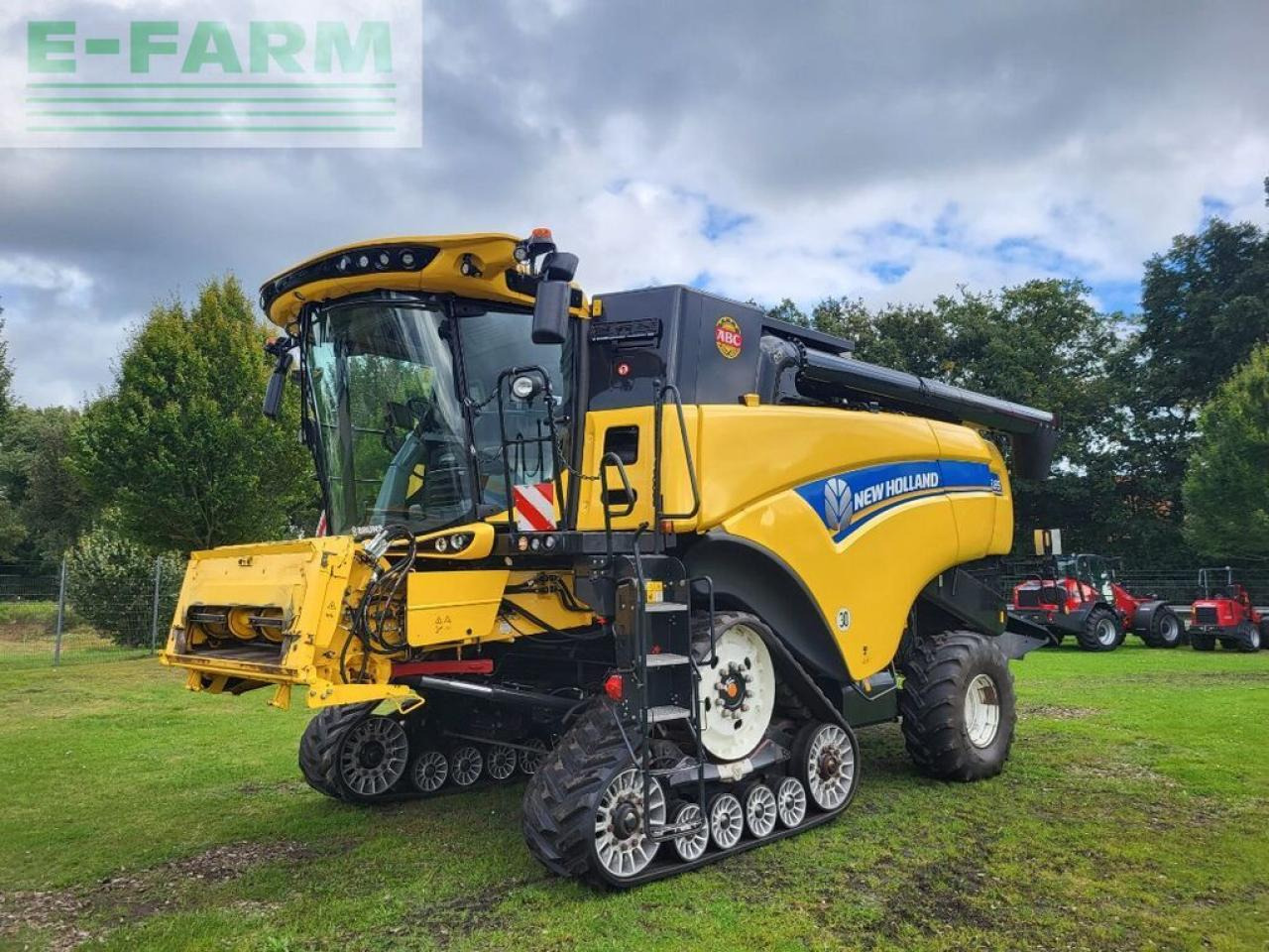 New Holland cx8.85 raupe tier-4b - Зерноуборочный комбайн: фото 1 New Holland cx8.85 raupe tier-4b - Зерноуборочный комбайн: фото 1