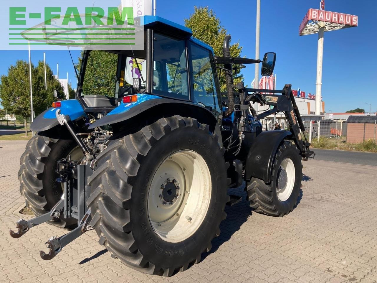 New Holland m 135 - Трактор: фото 5 New Holland m 135 - Трактор: фото 5