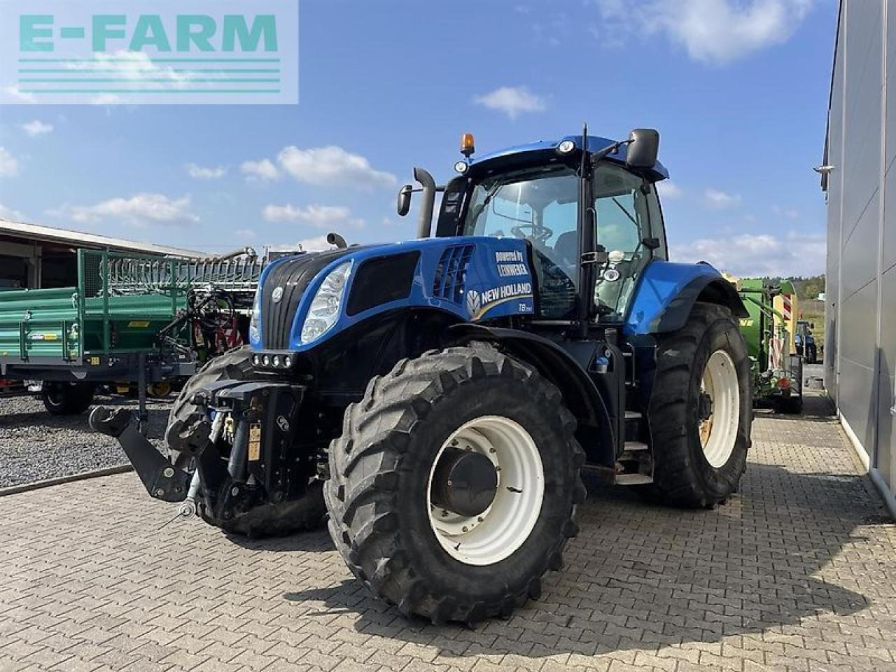 New Holland t 8.390 - Трактор: фото 2 New Holland t 8.390 - Трактор: фото 2