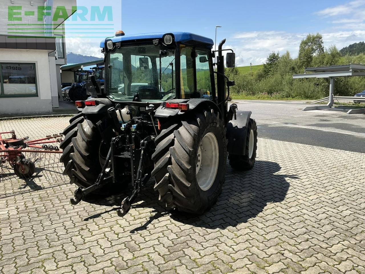 New Holland t4020 deluxe Deluxe - Трактор: фото 5 New Holland t4020 deluxe Deluxe - Трактор: фото 5