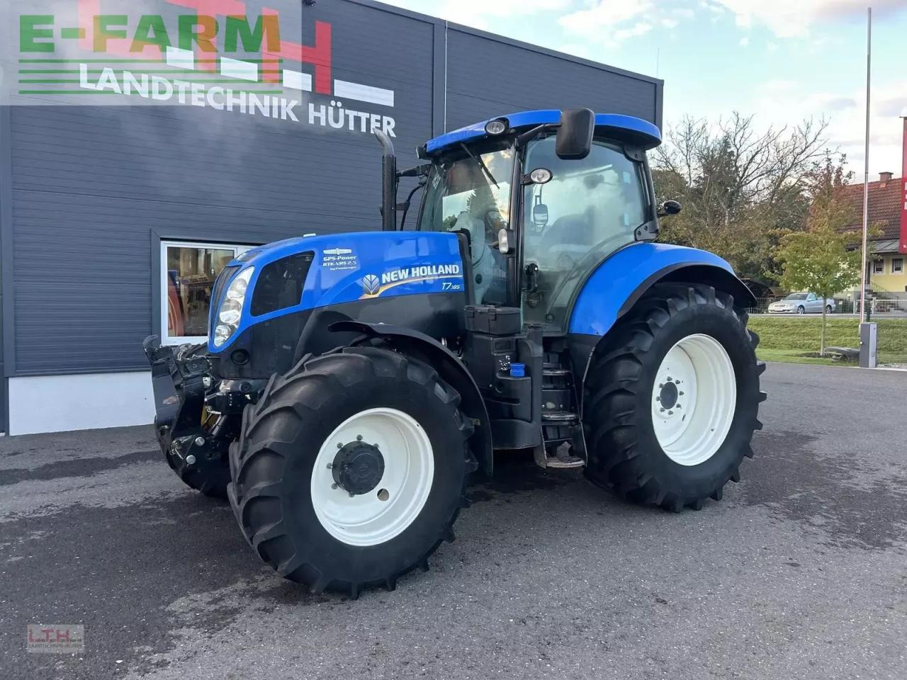 New Holland t7.185 auto command - Трактор: фото 1 New Holland t7.185 auto command - Трактор: фото 1