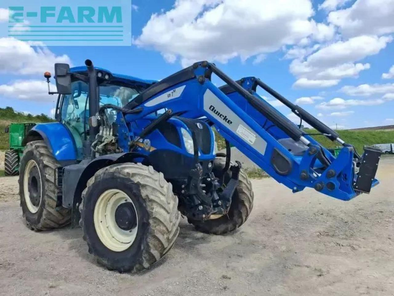 New Holland t7.210 - Трактор: фото 1 New Holland t7.210 - Трактор: фото 1