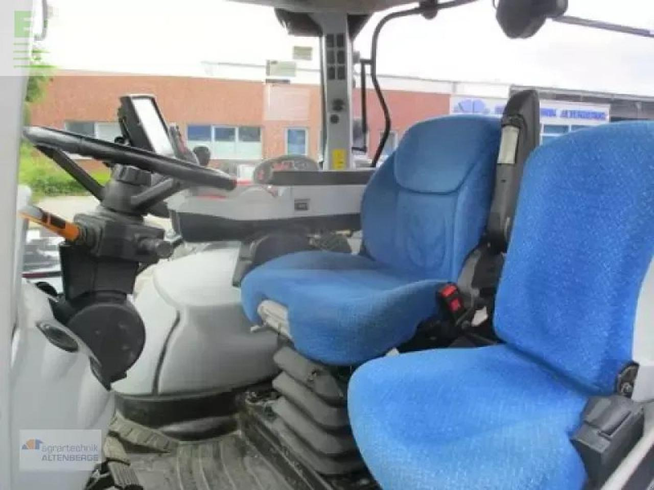 Трактор New Holland t7.220 ac: фото 6