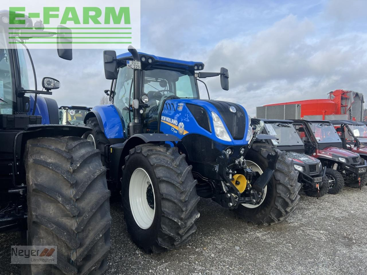 New Holland t7.225 ac - Трактор: фото 1 New Holland t7.225 ac - Трактор: фото 1