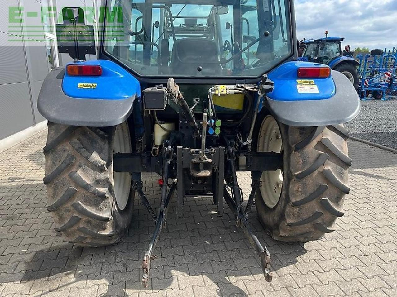 New Holland tl 90 a A - Трактор: фото 5 New Holland tl 90 a A - Трактор: фото 5