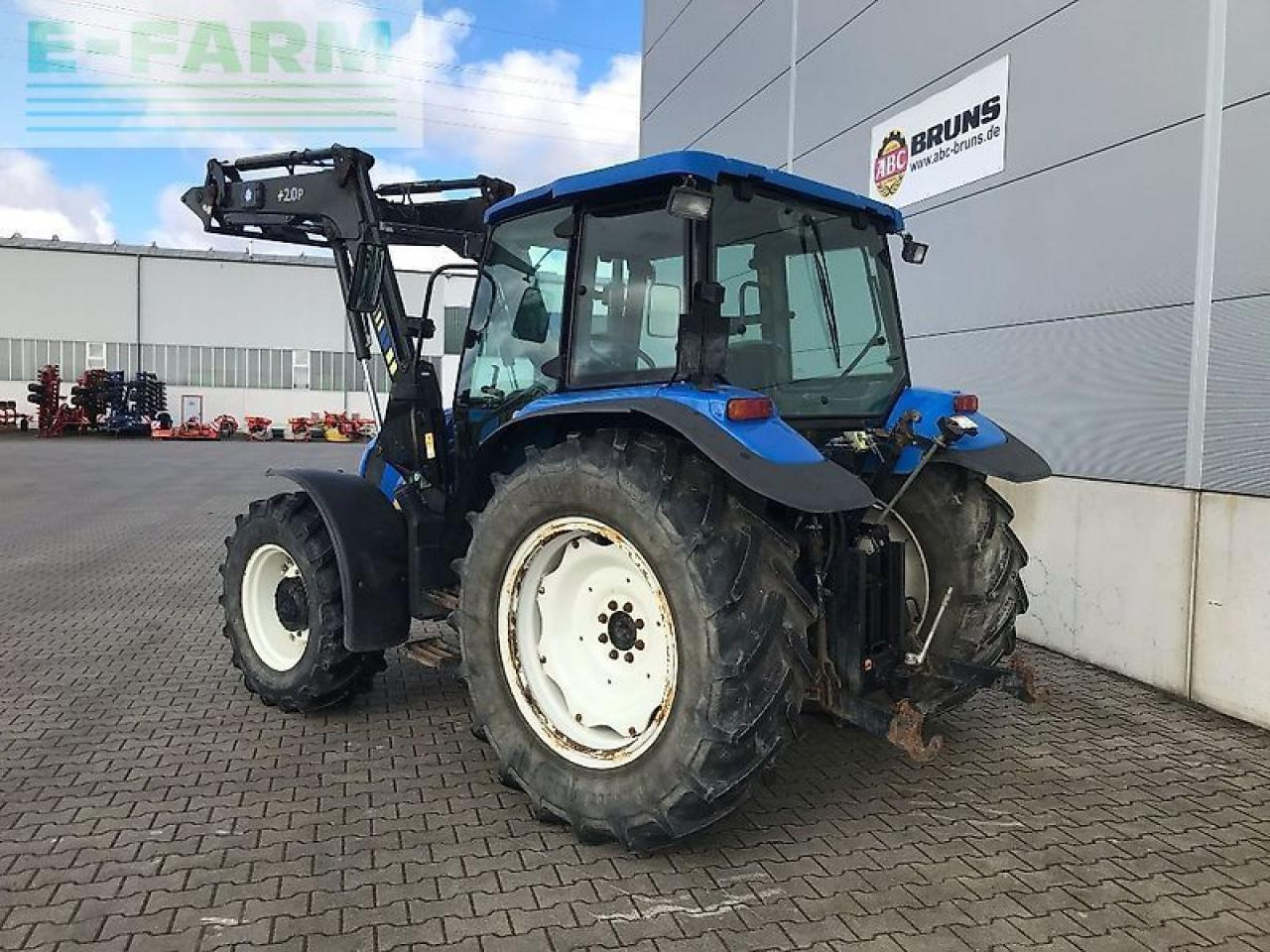 New Holland tl 90 a dt A - Трактор: фото 4 New Holland tl 90 a dt A - Трактор: фото 4