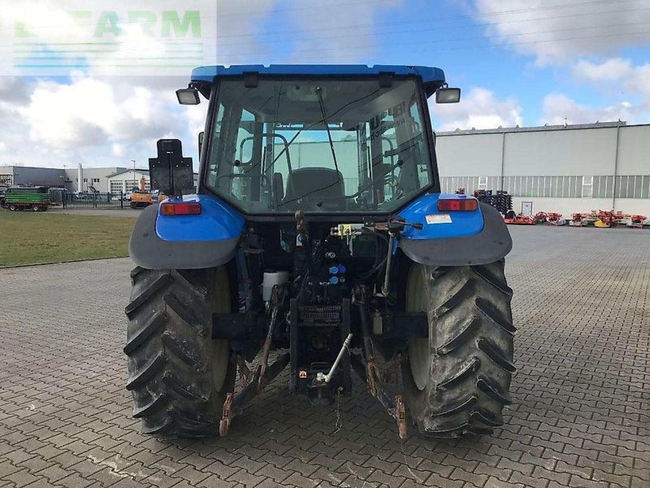 New Holland tl 90 a dt A - Трактор: фото 3 New Holland tl 90 a dt A - Трактор: фото 3