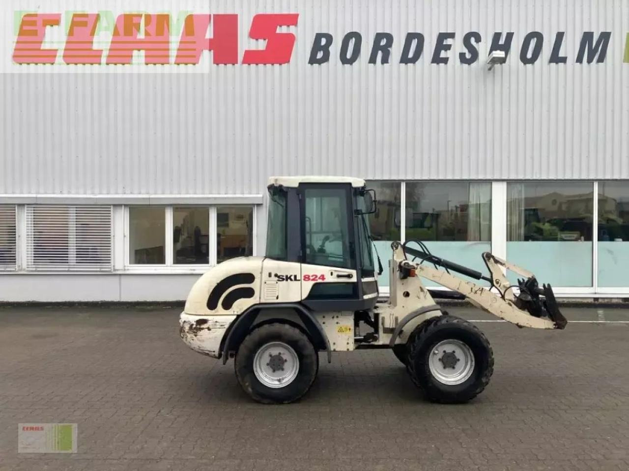 Schaeff skl 824 - Мини-экскаватор: фото 4 Schaeff skl 824 - Мини-экскаватор: фото 4