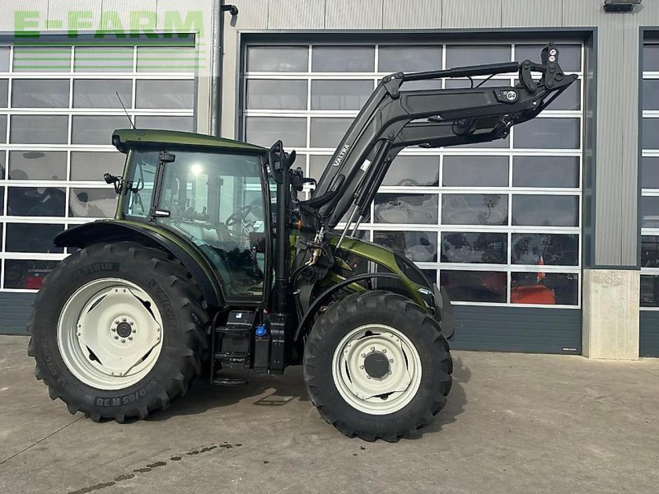 Valtra a105 mit frontlader - Трактор: фото 2 Valtra a105 mit frontlader - Трактор: фото 2