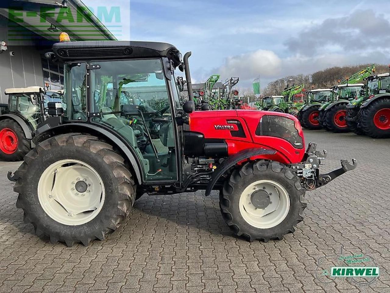 Valtra f 105 - Трактор: фото 4 Valtra f 105 - Трактор: фото 4
