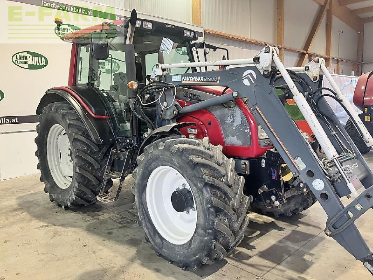 Valtra n 111 e hi-tech - Трактор: фото 4 Valtra n 111 e hi-tech - Трактор: фото 4
