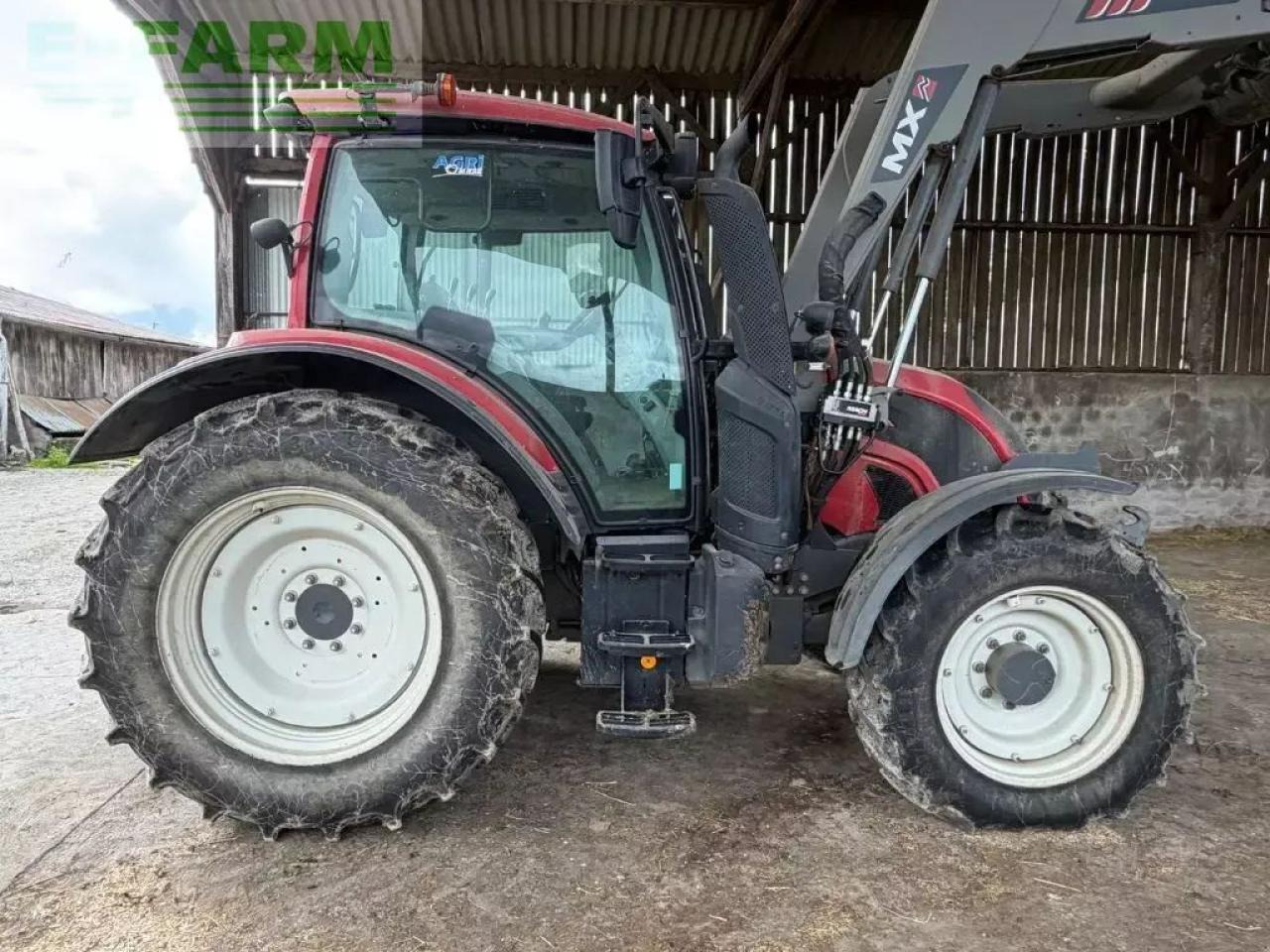 Valtra n104h5 - Трактор: фото 2 Valtra n104h5 - Трактор: фото 2