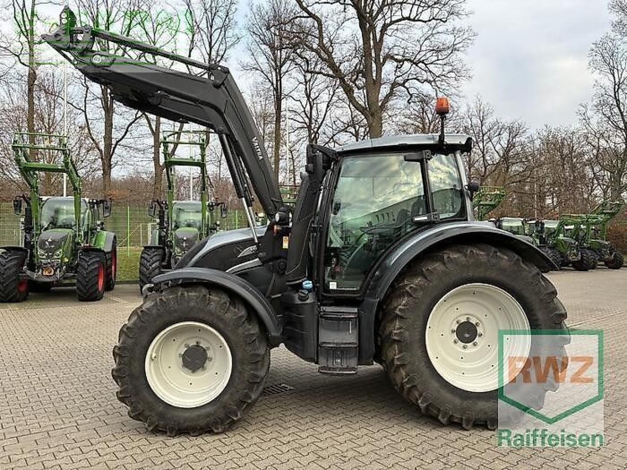 Valtra n134 a - Трактор: фото 3 Valtra n134 a - Трактор: фото 3