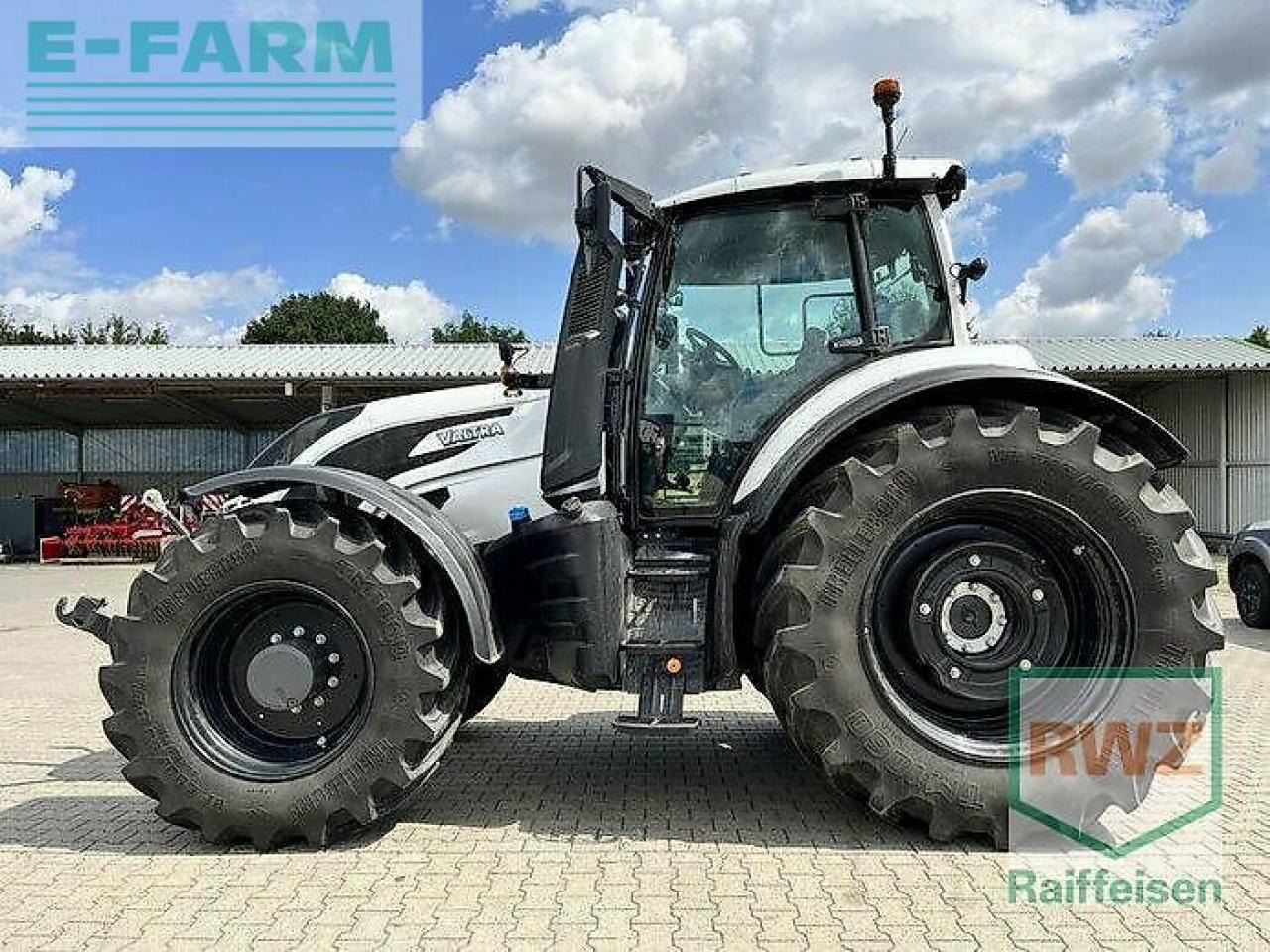 Valtra t 235 direct vorführmaschine Direct - Трактор: фото 1 Valtra t 235 direct vorführmaschine Direct - Трактор: фото 1