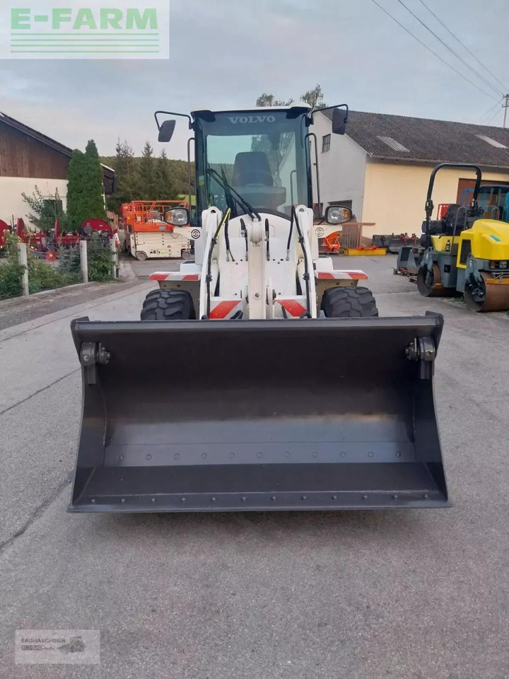 Volvo l 30g - Мини-экскаватор: фото 2 Volvo l 30g - Мини-экскаватор: фото 2