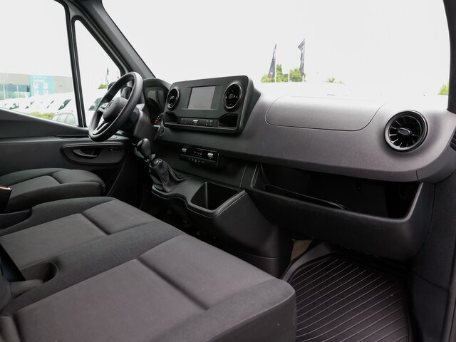 MERCEDES-BENZ Sprinter 317 CDI Kasten,L2H2,MBUX,Kamera - Цельнометаллический фургон: фото 4 MERCEDES-BENZ Sprinter 317 CDI Kasten,L2H2,MBUX,Kamera - Цельнометаллический фургон: фото 4