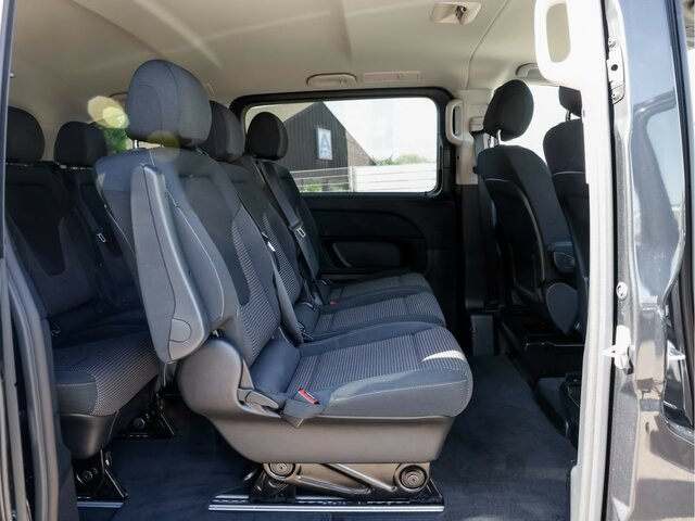 MERCEDES-BENZ V 220 d STYLE kompakt,8Sitzer,Standheizung,AHK - Пассажирский фургон: фото 2 MERCEDES-BENZ V 220 d STYLE kompakt,8Sitzer,Standheizung,AHK - Пассажирский фургон: фото 2