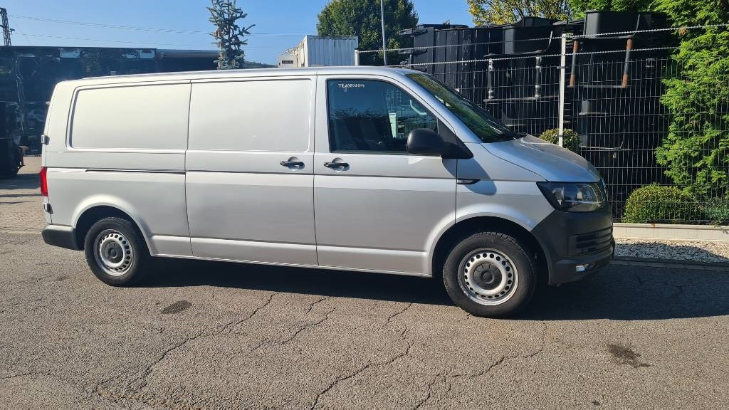 Volkswagen T5 2.0 TDI, Kasten, Werkstattschränke, Klima, AHK - Фургон с закрытым кузовом: фото 4 Volkswagen T5 2.0 TDI, Kasten, Werkstattschränke, Klima, AHK - Фургон с закрытым кузовом: фото 4