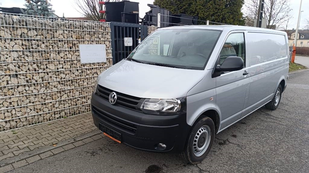 Volkswagen T5 2.0 TDI, Transporter, Kasten, Werkstattschränke - Фургон с закрытым кузовом: фото 2 Volkswagen T5 2.0 TDI, Transporter, Kasten, Werkstattschränke - Фургон с закрытым кузовом: фото 2