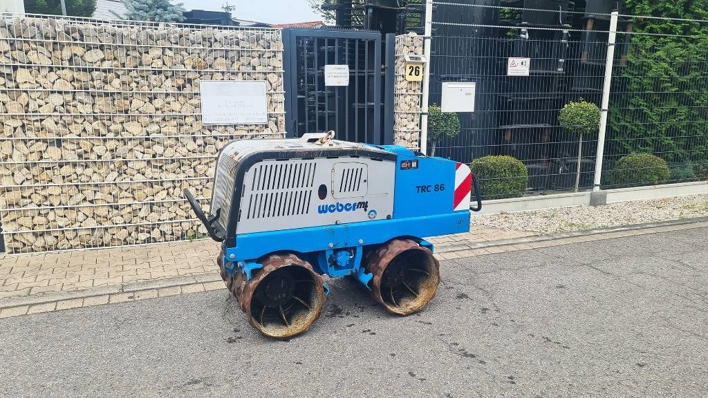 Weber TRC 86, Grabenwalze mit Fernbedienung, nur 101 Bh - Виброплита: фото 2 Weber TRC 86, Grabenwalze mit Fernbedienung, nur 101 Bh - Виброплита: фото 2