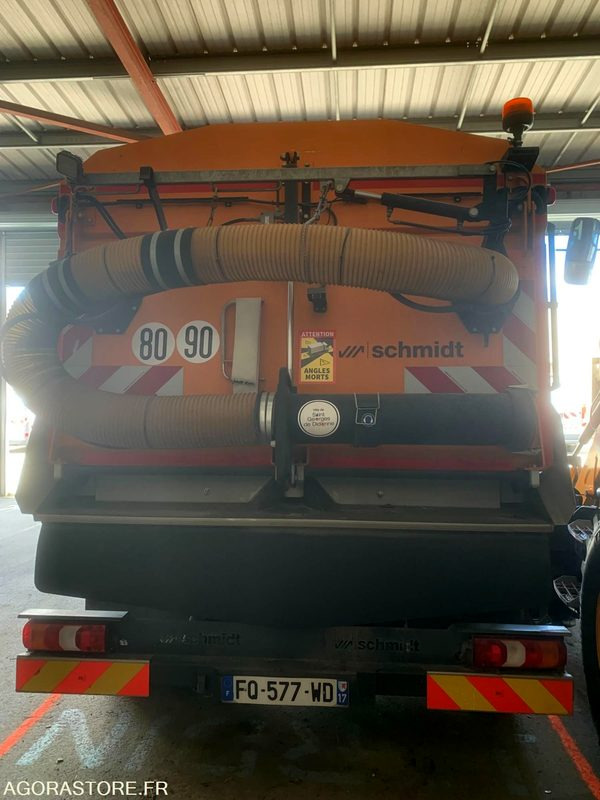 BALAYEUSE COMPOSÉE D'UN PORTEUR MERCEDES ET D'UN SYSTÈME DE BALAYAGE SCHMIDT - Подметально-уборочная машина: фото 5 BALAYEUSE COMPOSÉE D'UN PORTEUR MERCEDES ET D'UN SYSTÈME DE BALAYAGE SCHMIDT - Подметально-уборочная машина: фото 5