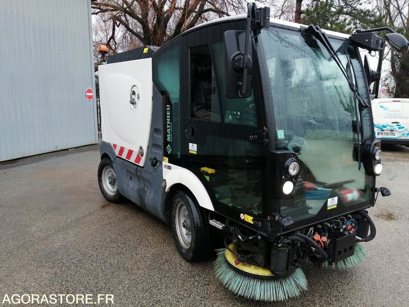 BALAYEUSE - MATHIEU - AZURA FLEX - 2020 / 4222 HEURES - Подметально-уборочная машина: фото 2 BALAYEUSE - MATHIEU - AZURA FLEX - 2020 / 4222 HEURES - Подметально-уборочная машина: фото 2