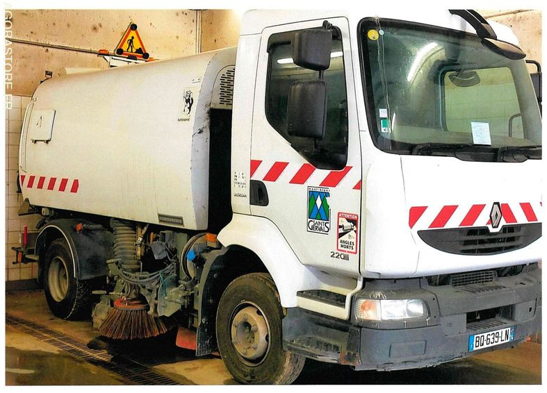 BALAYEUSE de Voiries- RENAULT MIDLUM 220 DXI avec aspiratrice EUROVOIRIE - Подметально-уборочная машина: фото 2 BALAYEUSE de Voiries- RENAULT MIDLUM 220 DXI avec aspiratrice EUROVOIRIE - Подметально-уборочная машина: фото 2