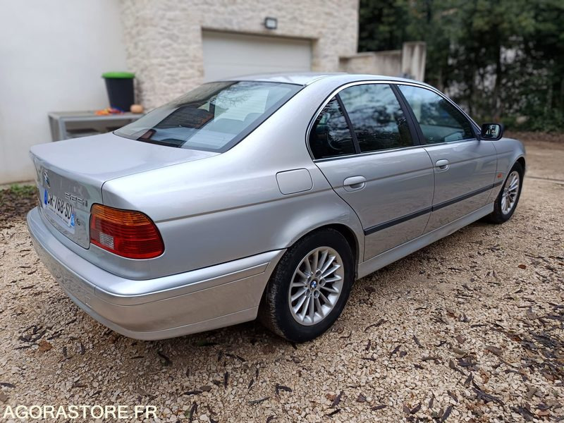BMW SERIE 5 525i 2.5 i 192CH BOITE AUTOMATIQUE - 2001 - 212000KMS - Легковой автомобиль: фото 5 BMW SERIE 5 525i 2.5 i 192CH BOITE AUTOMATIQUE - 2001 - 212000KMS - Легковой автомобиль: фото 5