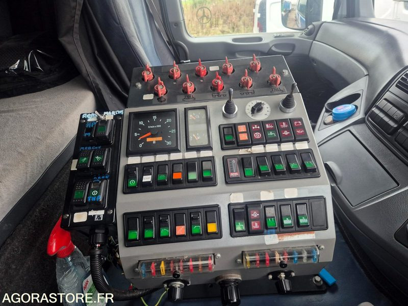 Подметально-уборочная машина Balayeuse Eurovoirie Optifant 70 TA THP - 2012 - 242 000 heures: фото 25