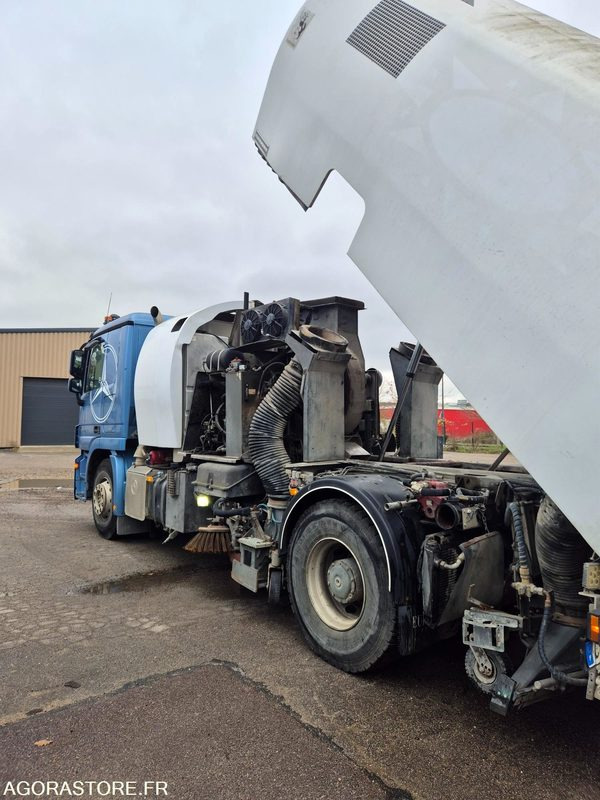 Подметально-уборочная машина Balayeuse Eurovoirie Optifant 70 TA THP - 2012 - 242 000 heures: фото 10