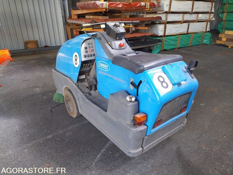 Balayeuse aspiratrice de trottoirs TENNANT LITTER HAWK 4100 - Подметально-уборочная машина: фото 3 Balayeuse aspiratrice de trottoirs TENNANT LITTER HAWK 4100 - Подметально-уборочная машина: фото 3
