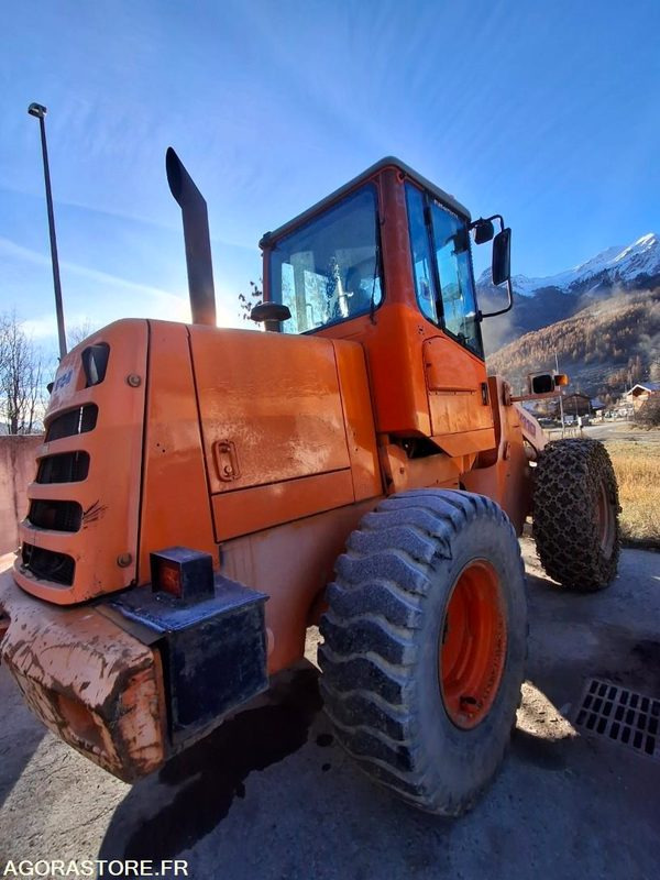 CHARGEUR FIAT HITACHI W110 A + FOURCHES + GODET + ETRAVE - Погрузчик: фото 2 CHARGEUR FIAT HITACHI W110 A + FOURCHES + GODET + ETRAVE - Погрузчик: фото 2