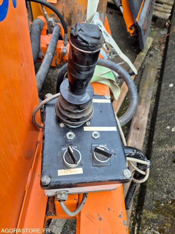 EPAREUSE FRONTALE CMV 450F 1999 - Манипуляторная косилка: фото 4 EPAREUSE FRONTALE CMV 450F 1999 - Манипуляторная косилка: фото 4