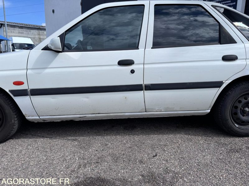 FORD ESCORT 1.4I 73CH - 1998 - 202907KMS - Легковой автомобиль: фото 4 FORD ESCORT 1.4I 73CH - 1998 - 202907KMS - Легковой автомобиль: фото 4