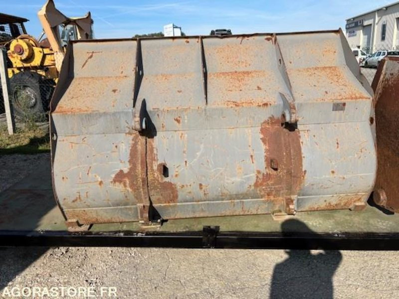 GODET DE CHARGEUR 2800 LITRES EN ATTACHE TYPE VOLVO - Ковш для погрузчика: фото 4 GODET DE CHARGEUR 2800 LITRES EN ATTACHE TYPE VOLVO - Ковш для погрузчика: фото 4