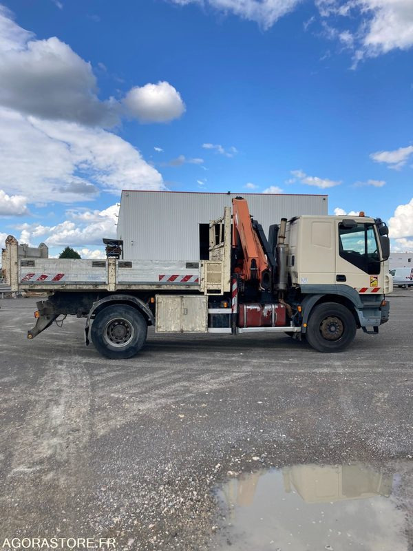 CAMION BENNE 4x2 IVECO TRAKKER 190T44 + GRUE PK15500 - Année 2006 - 391 000 km - Грузовик: фото 4 CAMION BENNE 4x2 IVECO TRAKKER 190T44 + GRUE PK15500 - Année 2006 - 391 000 km - Грузовик: фото 4