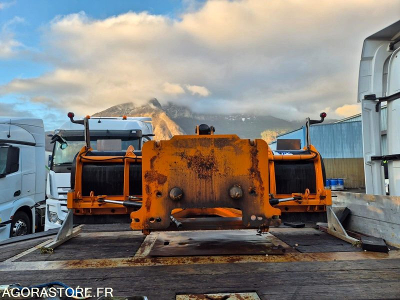 MERCEDES UNIMOG + LAME + SALEUSE 276590 KM 1973 - Грузовик: фото 2 MERCEDES UNIMOG + LAME + SALEUSE 276590 KM 1973 - Грузовик: фото 2