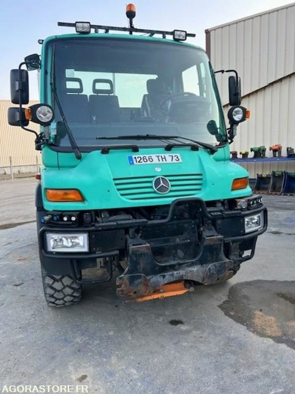 MERCEDES UNIMOG U300C VERSION COMMUNALE 2000 97652 KM - Грузовик: фото 1 MERCEDES UNIMOG U300C VERSION COMMUNALE 2000 97652 KM - Грузовик: фото 1